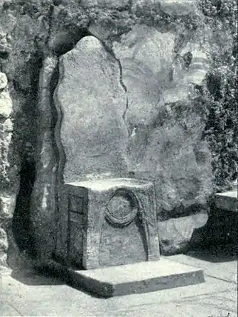 EB1911 Crete - Palace of Cnossus - Gypsum Throne.jpg