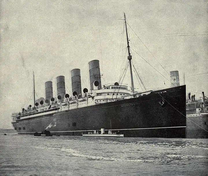 EB1911 Ship, Cunard Liner, Mauretania, with Turbinia alongside.jpg
